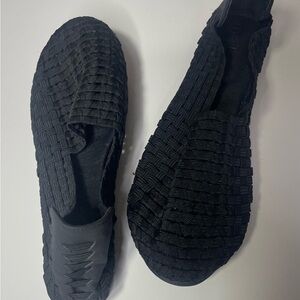 Me‎ Too Black Textured Slip-Ons